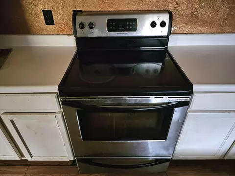 Kitchen - 49 Davenport Ln, Lily, KY 40740 photo 2 of 3