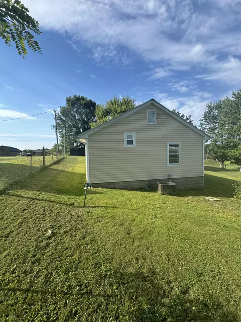 Exterior - 22 Hughes Fork Rd, Mckee, KY 40447 photo 2 of 8