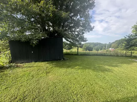 Exterior - 22 Hughes Fork Rd, Mckee, KY 40447 photo 6 of 8
