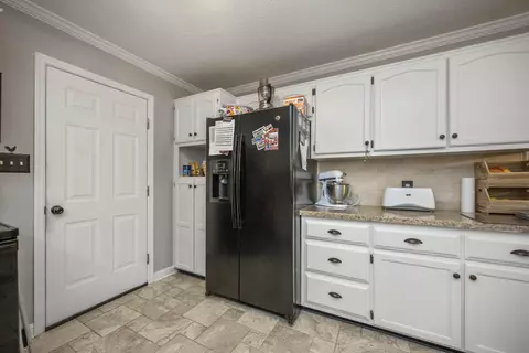 210 Bryon Ave, Berea, KY 40403 photo 7