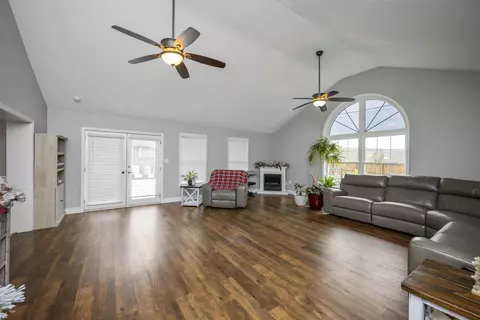 210 Bryon Ave, Berea, KY 40403 photo 2