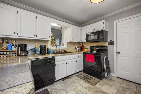 210 Bryon Ave, Berea, KY 40403 photo 6