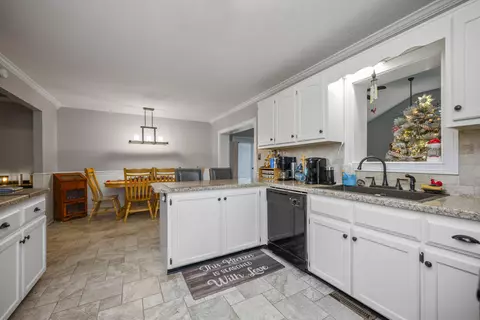 210 Bryon Ave, Berea, KY 40403 photo 8
