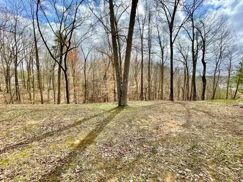 3 Marina Pointe Ct, Jamestown, KY 42629