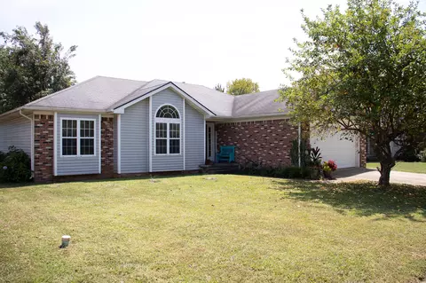 112 Monticello Dr, Georgetown, KY 40324
