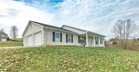 2347 Robinson Renaker Rd, Berry, KY 41003