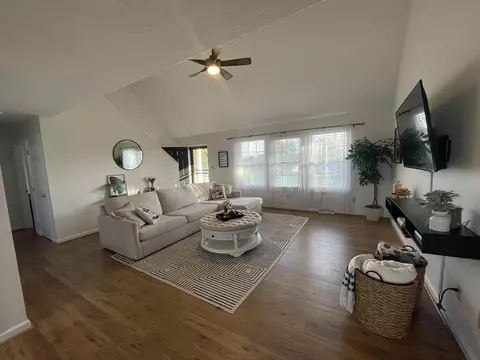 136 Bright Leaf Dr, Lancaster, KY 40444 photo 3