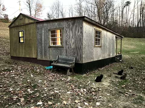 9431 Highway 2004, Mckee, KY 40447