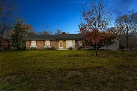 67 1st St, Clay City, KY 40312