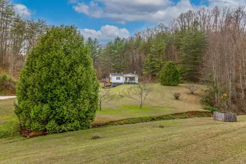 336 Big Branch Rd, Beattyville, KY 41311