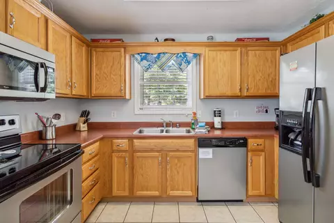 Kitchen - 318 Enchanted Forest Way, Burnside, KY 42519 photo 3 of 11