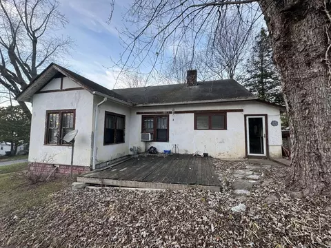 402 N 3rd St, Danville, KY 40422