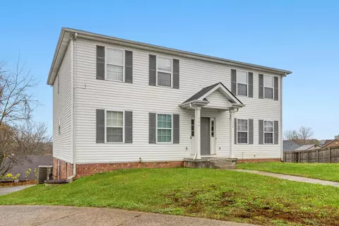 368-370 Woodview Dr, Lexington, KY 40515