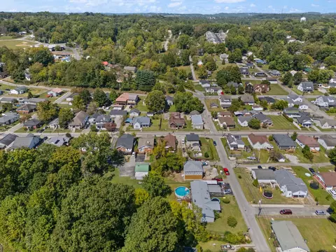 View/Area - 703 W 5th St, Corbin, KY 40701 photo 6 of 13