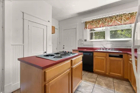 Kitchen - 703 W 5th St, Corbin, KY 40701 photo 2 of 4