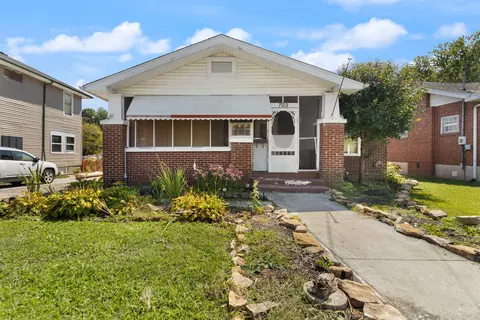 703 W 5th St, Corbin, KY 40701