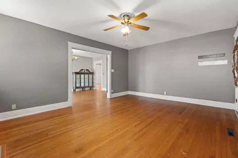 Living - 703 W 5th St, Corbin, KY 40701 photo 5 of 7