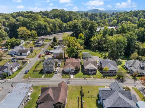 View/Area - 703 W 5th St, Corbin, KY 40701 photo 3 of 13
