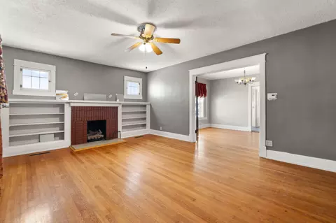 Living - 703 W 5th St, Corbin, KY 40701 photo 1 of 7