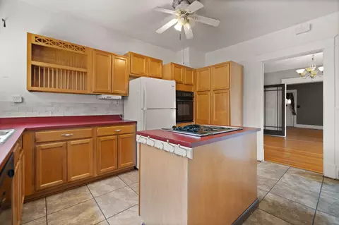 Kitchen - 703 W 5th St, Corbin, KY 40701 photo 3 of 4