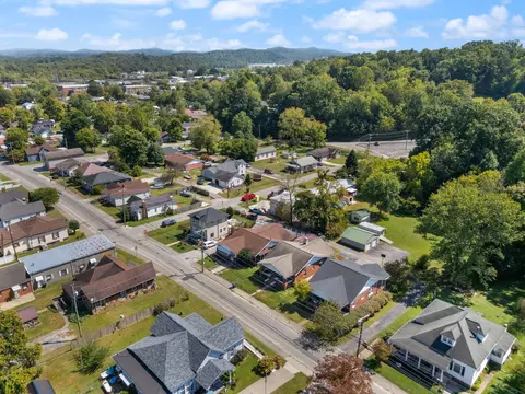 View/Area - 703 W 5th St, Corbin, KY 40701 photo 4 of 13