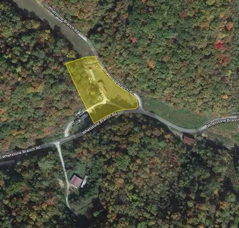 500 Hunting Fork Rd, Campton, KY 41301