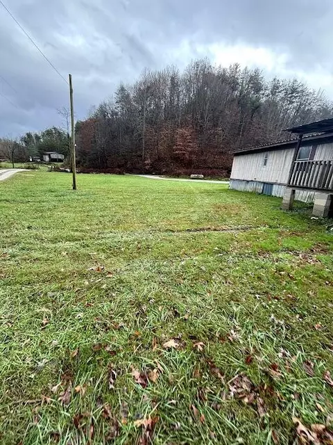 500 Hunting Fork Rd, Campton, KY 41301 photo 3