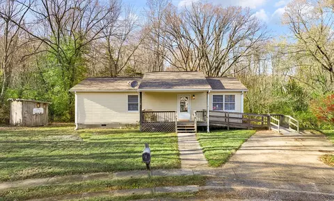 120 Logston Hts, Berea, KY 40403