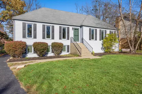 3605 Locust Cir, Prospect, KY 40059