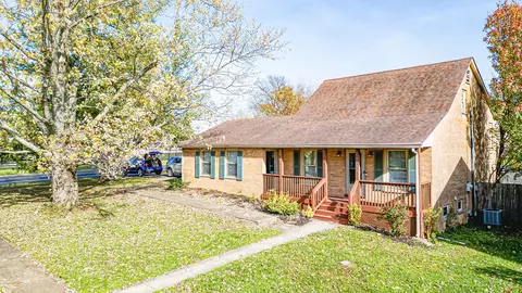 1041 Brookfield Dr, Lexington, KY 40517