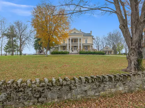 241 N Winter St, Midway, KY 40347