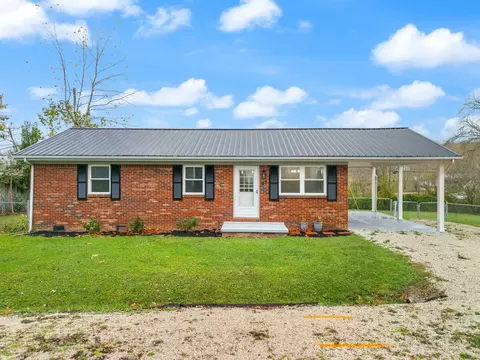 93 Oak Dr, Clay City, KY 40312