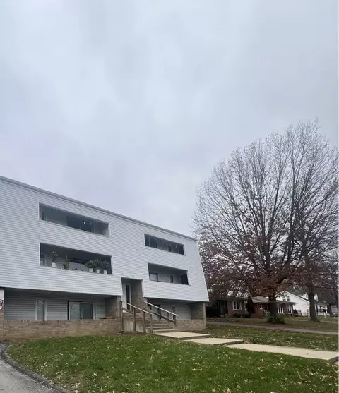 1904 Cambridge Dr, Lexington, KY 40504