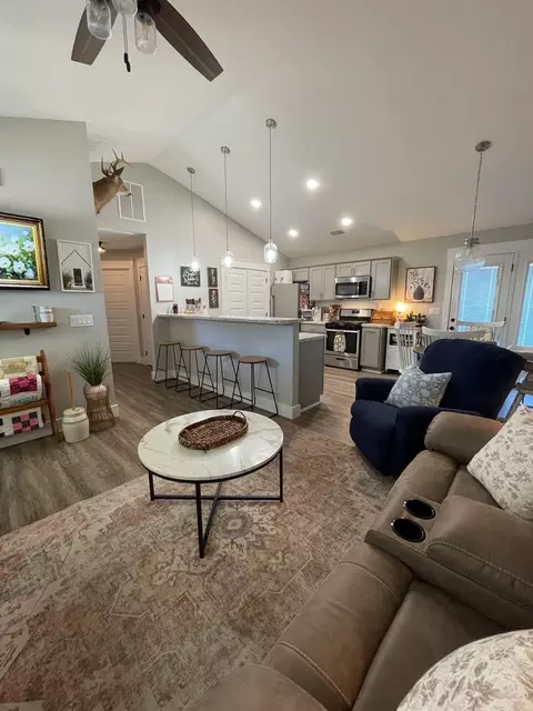 Living - 593 Waco Loop Rd, Waco, KY 40385 photo 1 of 2