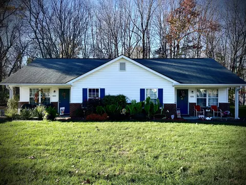 1086 Northwood Loop, Lawrenceburg, KY 40342