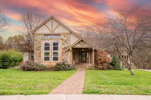 183 Blueridge Dr, Frankfort, KY 40601