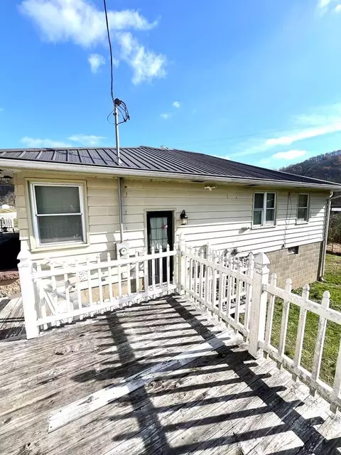 483 State Road 550, Eastern, KY 41622 photo 3