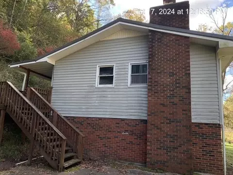 5054 Ky Rt 3, Van Lear, KY 41265 photo 2