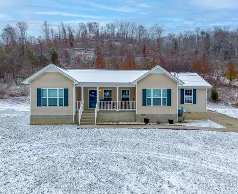 12216 N 421 Hwy, Manchester, KY 40962