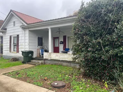 542 Riverside Dr, Prestonsburg, KY 41653