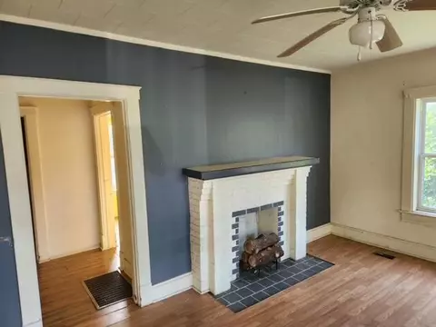 209 Laurel St, Hazard, KY 41701 photo 3