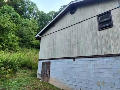 203 Cassie Rd, Viper, KY 41774 photo 5
