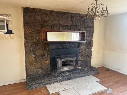 Living - 1031 E Kidds Mill Rd, Versailles, KY 40383 photo 5 of 5