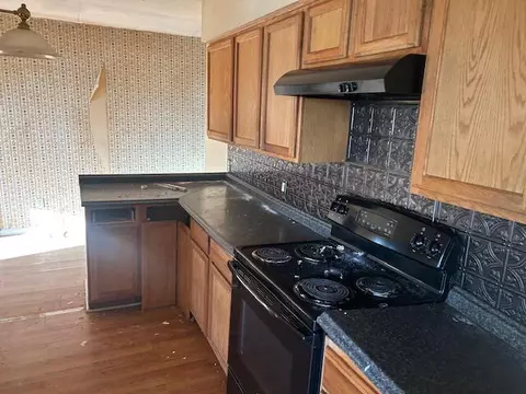 Kitchen - 1031 E Kidds Mill Rd, Versailles, KY 40383 photo 4 of 4