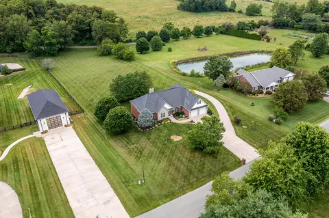107 Palisades Pointe Dr, Lancaster, KY 40444