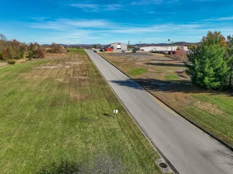400-442 Nandino Cir, Berea, KY 40403
