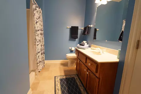 Bath - 528 E Walnut, Danville, KY 40422 photo 1 of 2