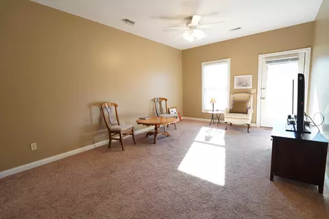 Living - 528 E Walnut, Danville, KY 40422 photo 3 of 3