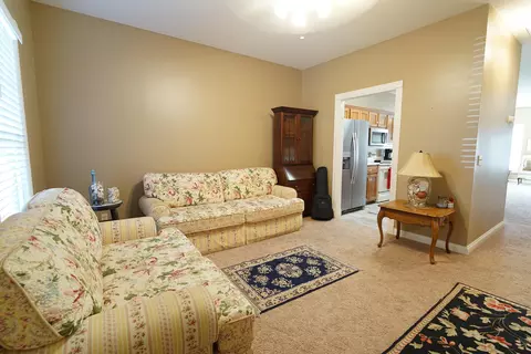 Living - 528 E Walnut, Danville, KY 40422 photo 1 of 3