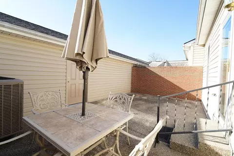 Exterior - 528 E Walnut, Danville, KY 40422 photo 3 of 4